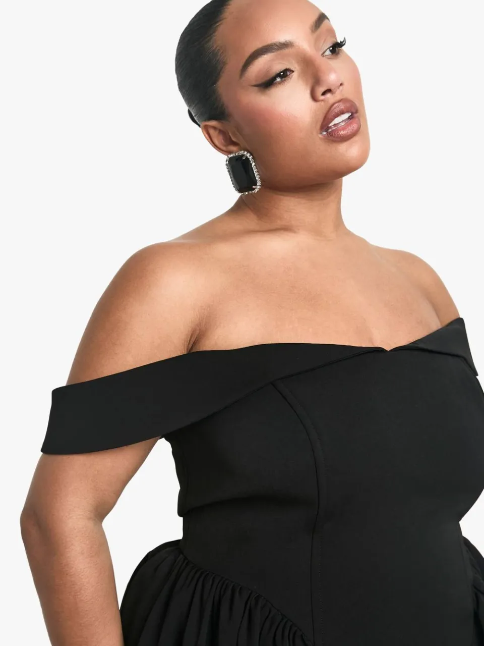 boohoo Dames Plus Off-Shoulder Geplooide Skaterjurk zwart, foto 4