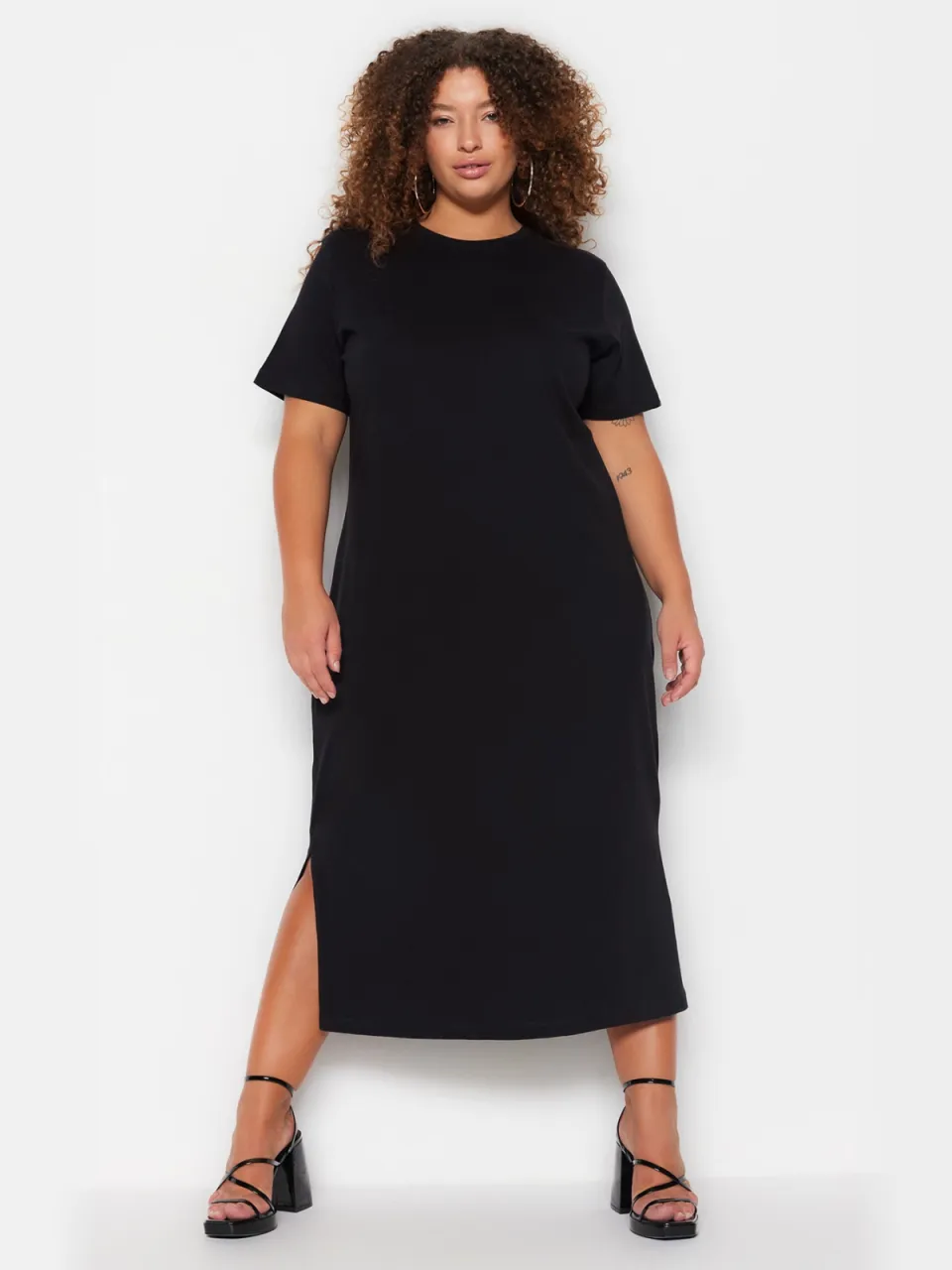 Trendyol Curve Dames Zwart Effen Midi Kort Casual Recht Grote maten Jurk