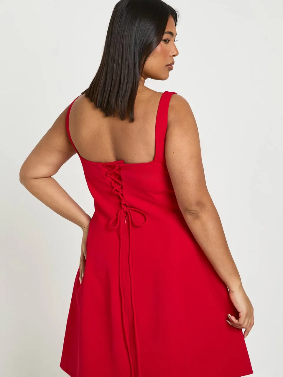boohoo Dames Plus 3D Corsage Getailleerde Bandjes Mini Jurk rood, foto 3