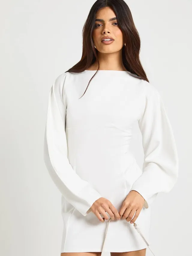 boohoo Dames Gestructureerde mini shiftjurk met uitlopende mouwen crème, foto 3