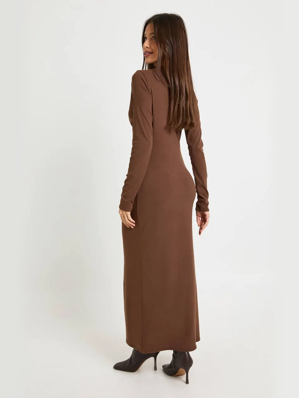 boohoo Dames Geruched lange mouwen midaxi jurk chocoladebruin, foto 2