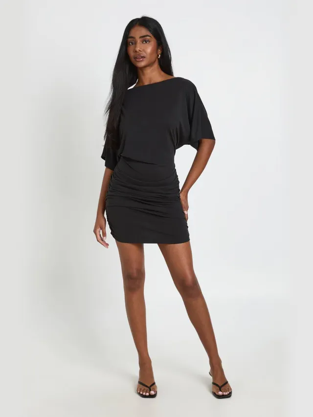boohoo Dames Modal Superzacht Gerimpeld Relaxed Fit Mini Jurkje Met Zijdetail Zwart