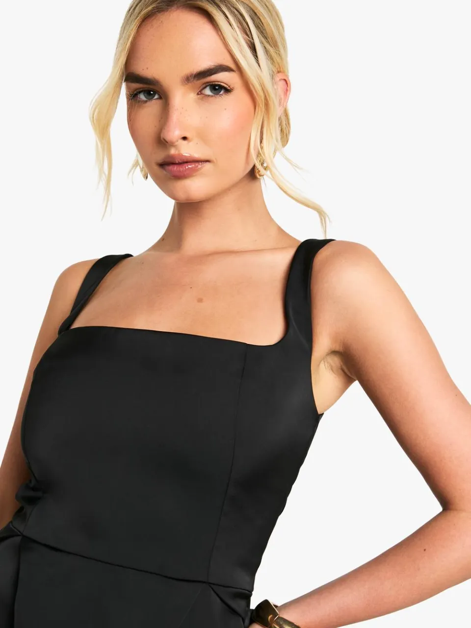 boohoo Dames Satijnen Mini-jurk met Gestructureerde Vorm en Vierkante Halslijn zwart, foto 3