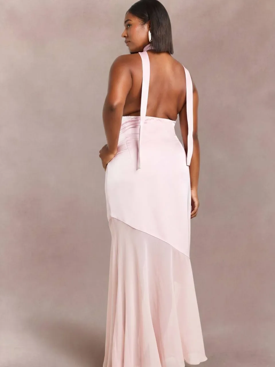 boohoo Dames Plus Maxi Jurk Van Chiffon Met Satijnen Sjaaldetail baby roze, foto 3