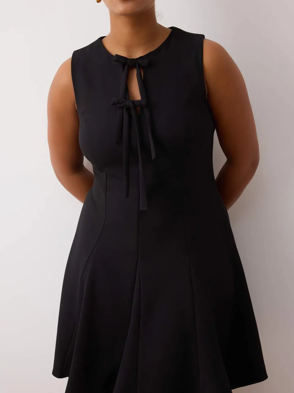 Trendyol Curve Dames Zwart Effen Kort / Mini Mouwloos Casual A-lijn Grote maten Jurk, foto 2