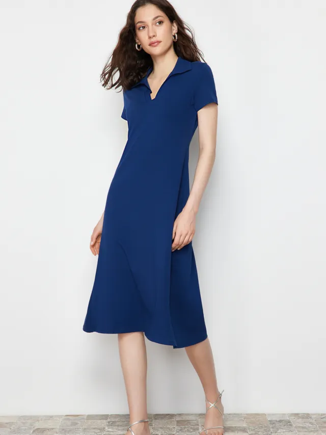 Trendyol TRENDYOLMİLLA Dames Donkerblauw Effen Midi Kort Casual A-lijn Jurken Marineblauw/Blauw