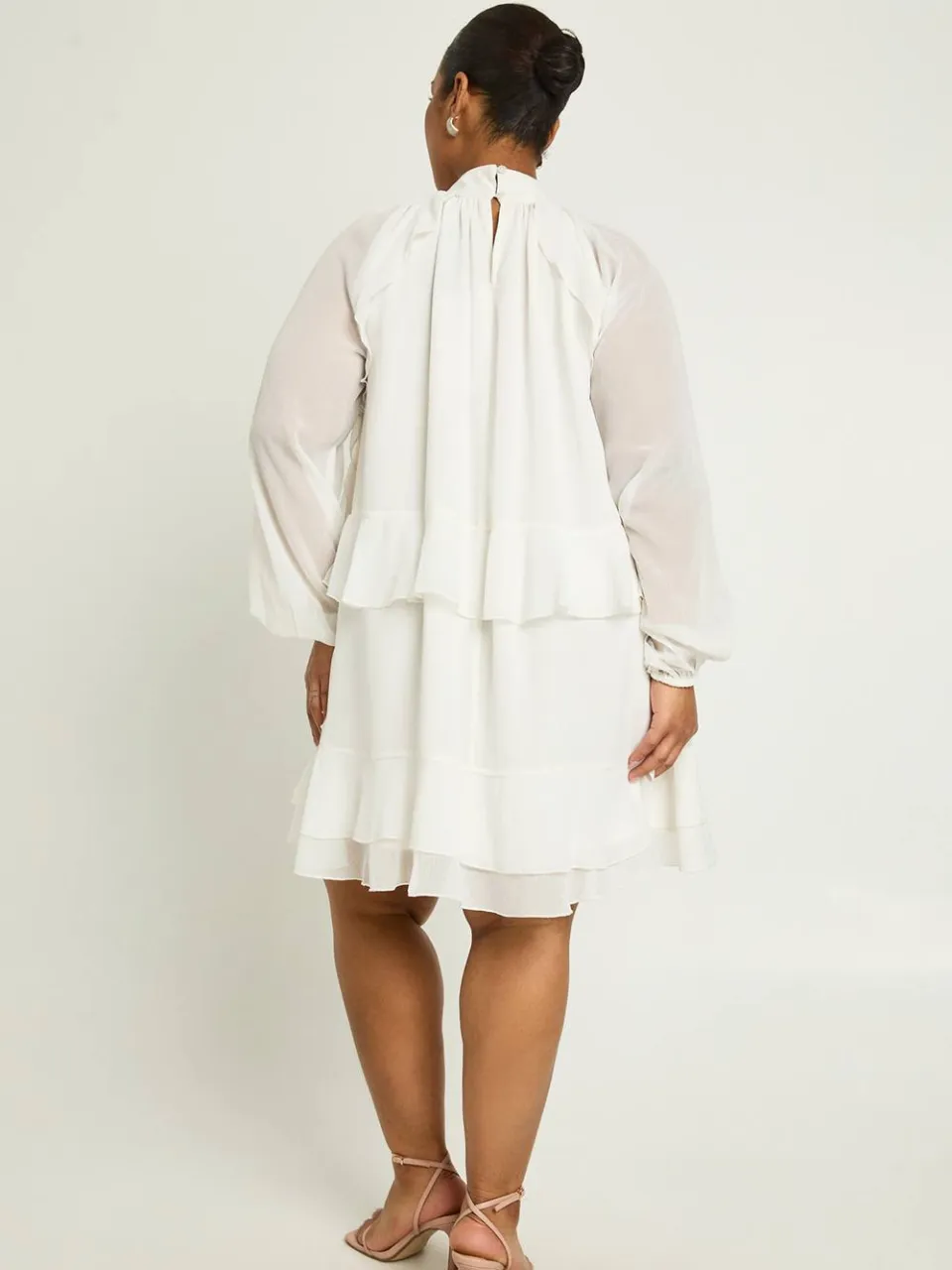 boohoo Dames Plus Chiffon Ruche Smock-jurk ivoor, foto 2
