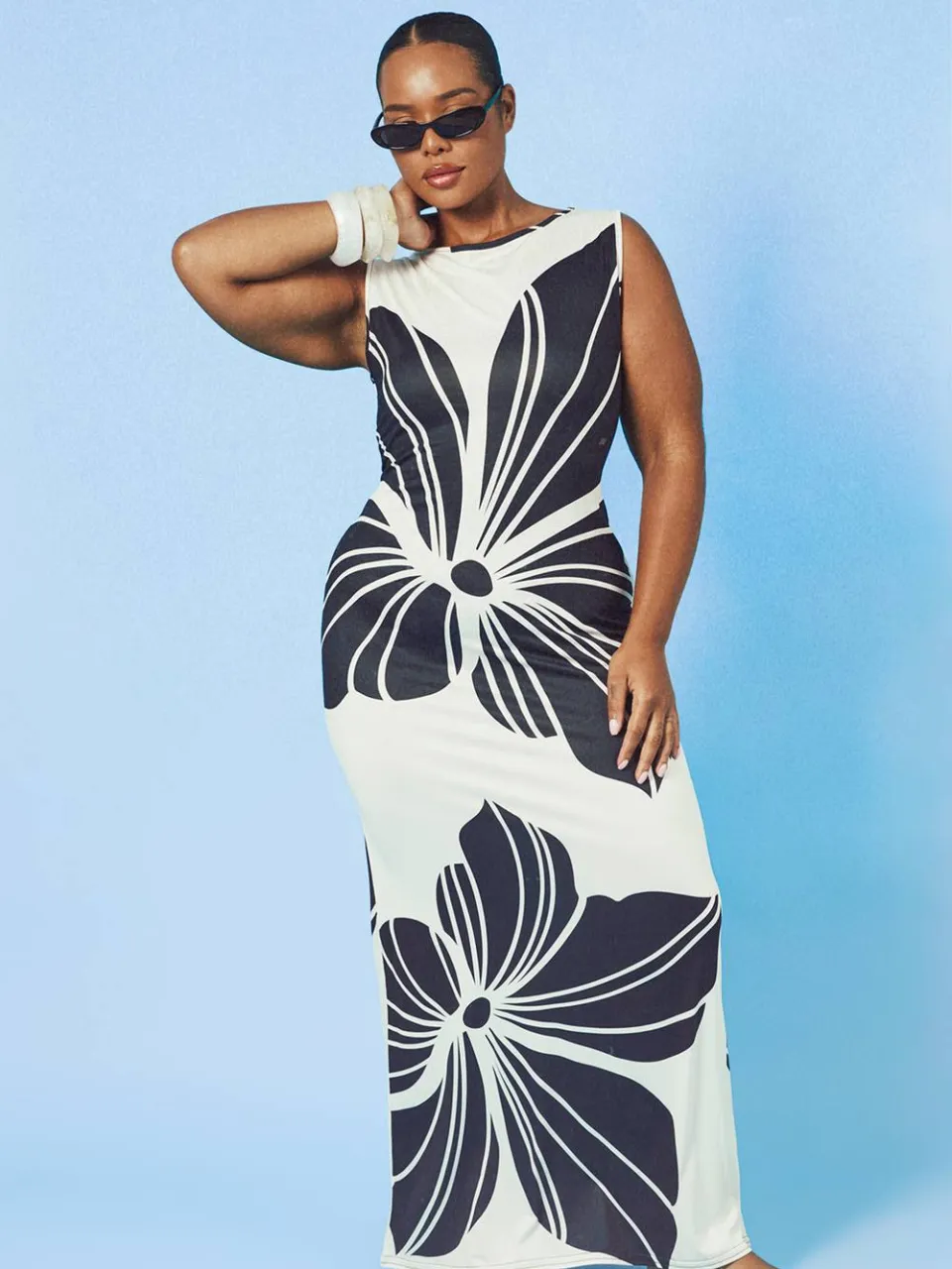 boohoo Dames Plus Grote Bloemenprint Jurk Met Slash Hals Maxi Lengte ivoor, foto 3