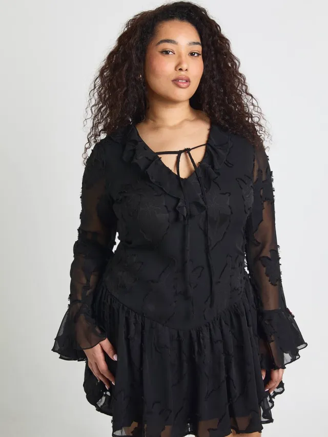 boohoo Dames Plus Bloemen Burnout Mini Jurk met Gedipte Zoom zwart, foto 3