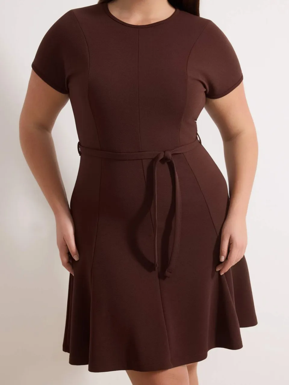 Trendyol Curve Dames Bruin Effen Kort / Mini Kort Casual Skater Grote maten Jurk, foto 2