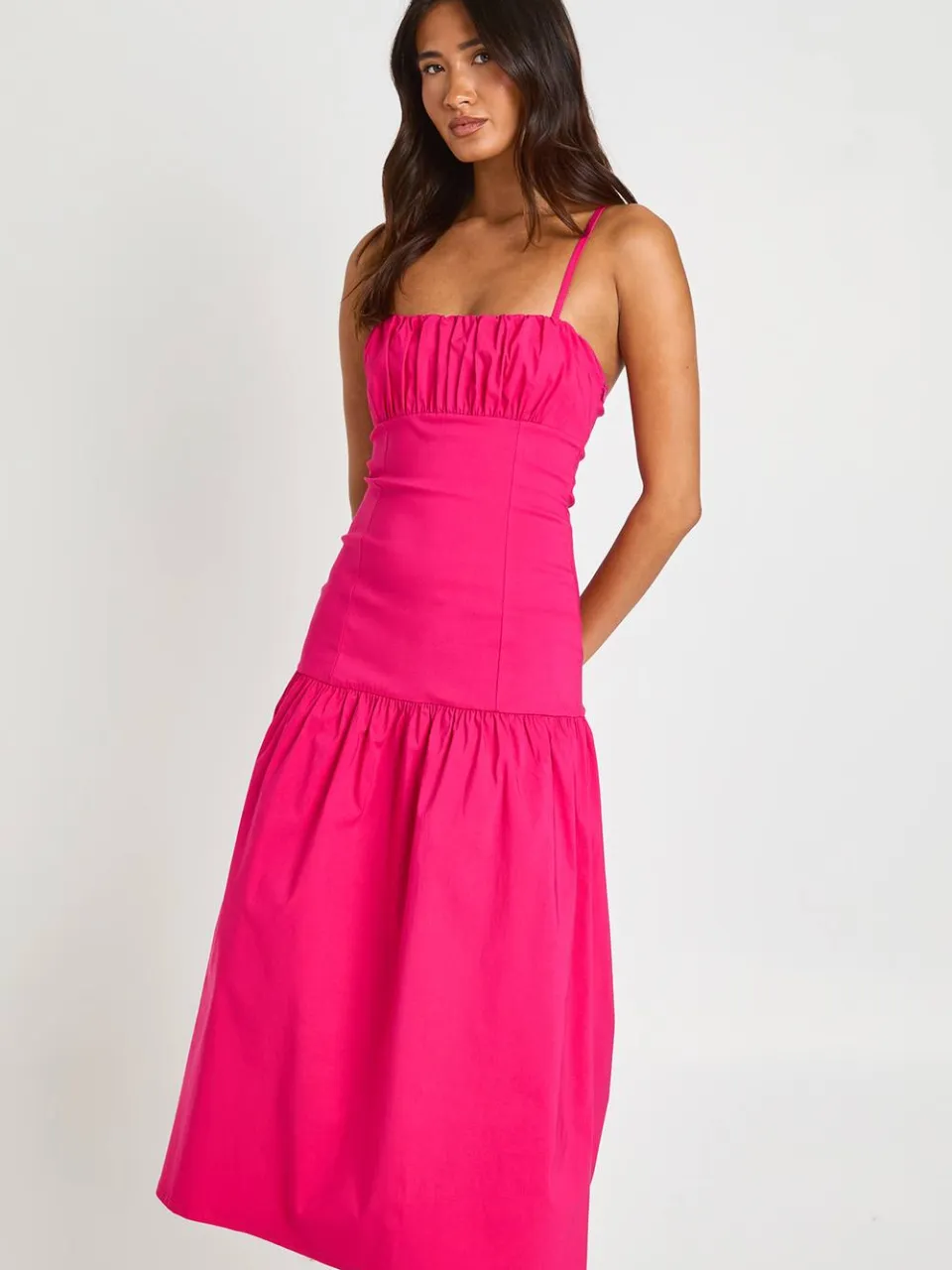 boohoo Dames Bengaline Jurk Met Gerimpelde Buste En Verlaagde Taille Detail In Midaxi Lengte felroze, foto 3