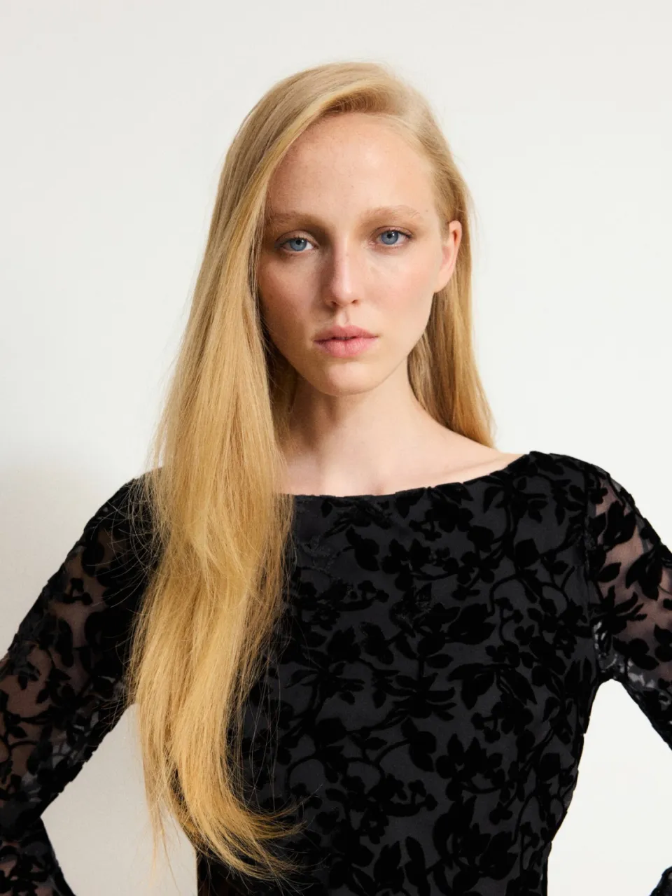 Mango korte jurk met print - zwart, foto 5