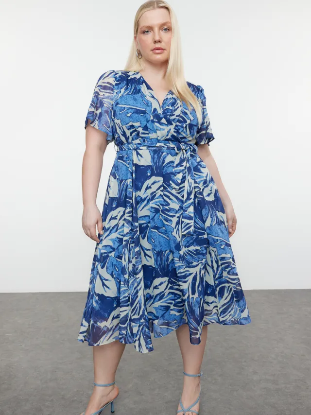 Trendyol Curve Dames Blauw Bloemen Maxi Kort Casual A-lijn Grote maten Jurk