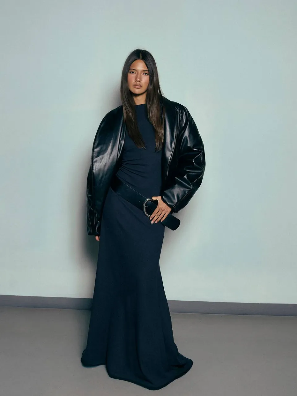 boohoo Dames Basic Supersoft Flare Mouw Scoop Rug Maxi Jurk zwart, foto 2