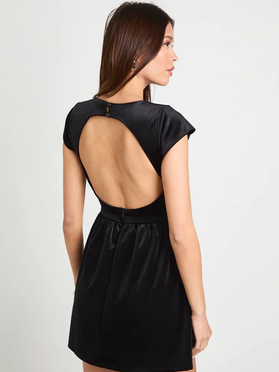 boohoo Dames Fluwelen minijurk met volle rok en rugloos zwart, foto 2
