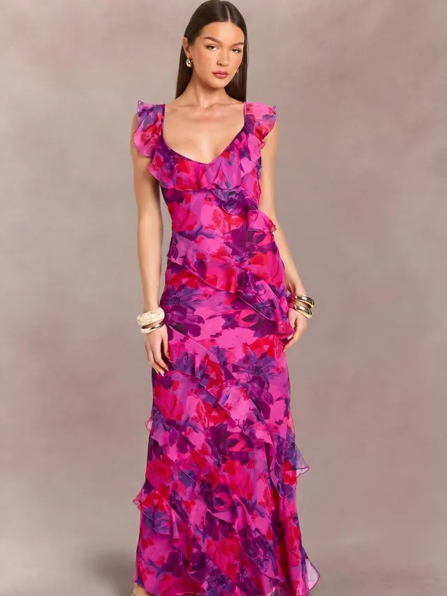 boohoo Dames Chiffon Maxi Jurk Met Ruches Detail, Open Rug En Bloemenprint Felroze