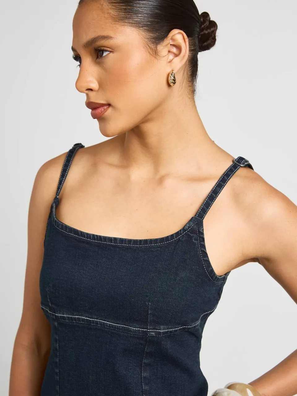 boohoo Dames Denim Mini-jurk Met Bandjes, foto 4