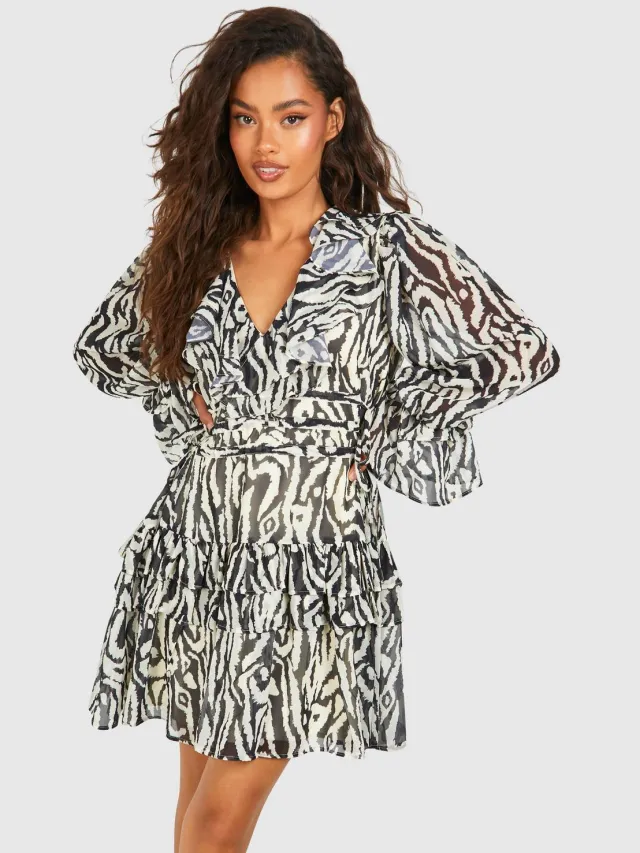 boohoo Dames Animalprint Chiffon Ruffle Smock Jurk Zwart