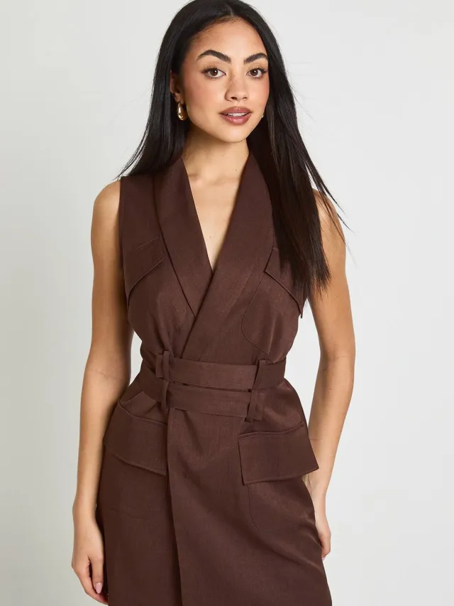 boohoo Dames Utility Jurk Met Riem Mouwloze Gilet Blazer chocoladebruin, foto 3