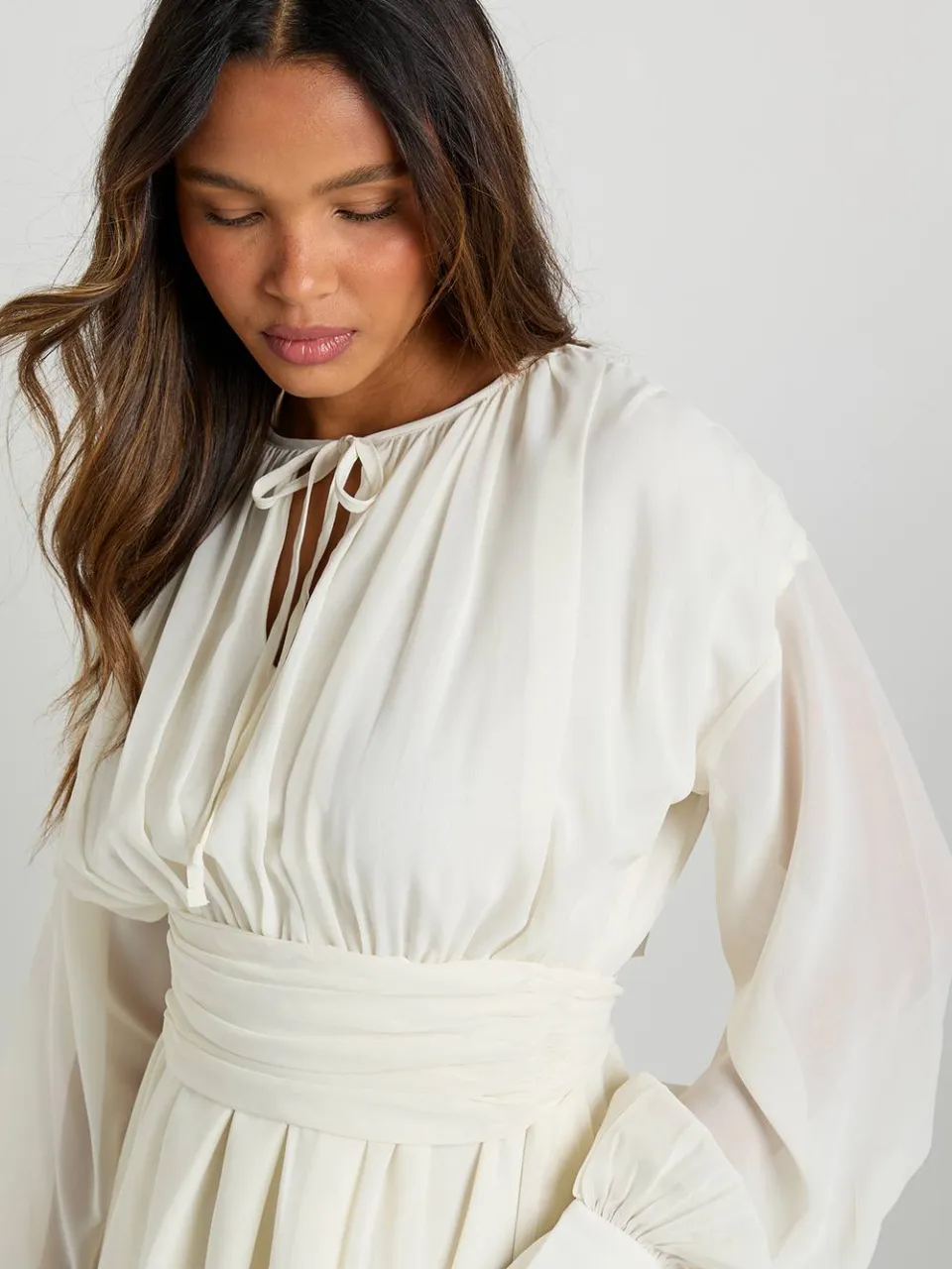 boohoo Dames Chiffon lange mouw skaterjurk crème, foto 4