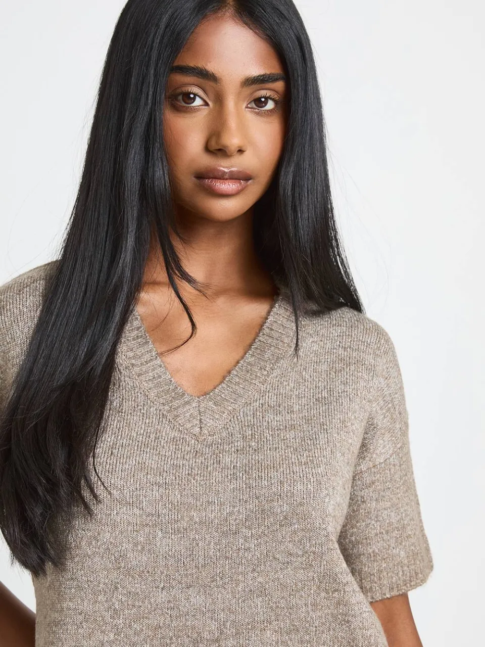 boohoo Dames Gebreide Mini-jurk Met V-hals En Korte Mouwen mokka, foto 4