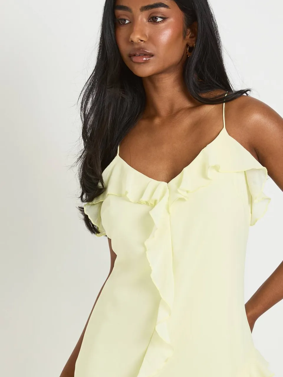 boohoo Dames Chiffon Maxi Jurk Met Ruche Detail citroen, foto 3