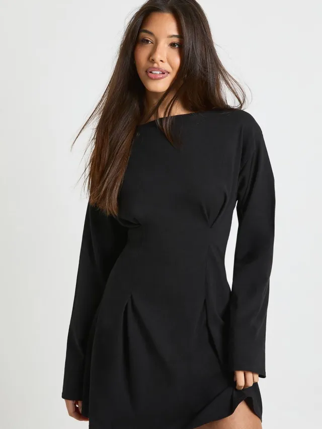 boohoo Dames Getailleerde mini-jurk met ballonmouwen Zwart