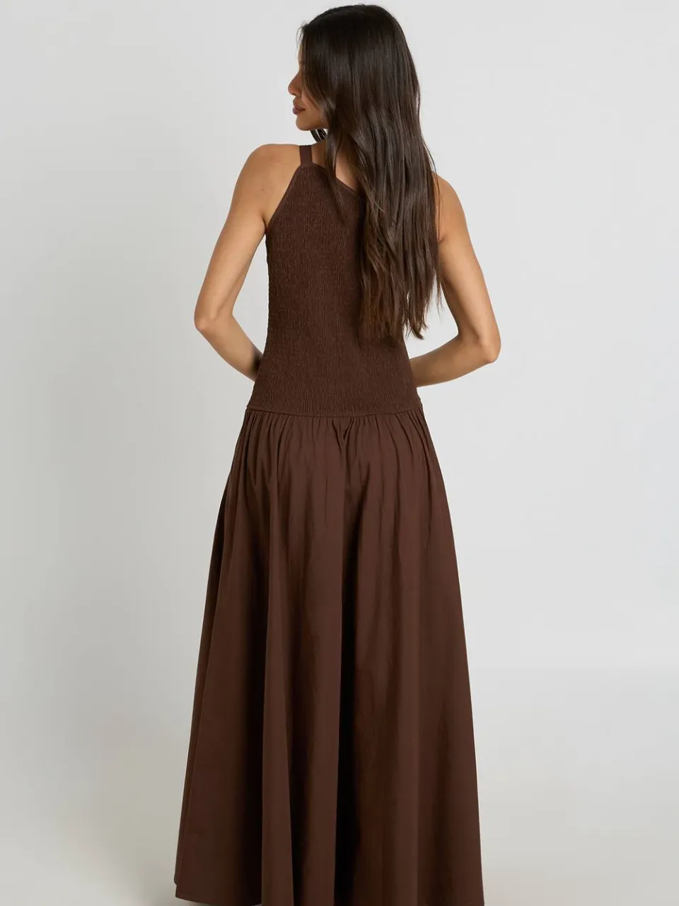 boohoo Dames Maxi Jurk Met Gerimpeld Lijfje Van Popeline En Asymmetrische Halslijn chocoladebruin, foto 2