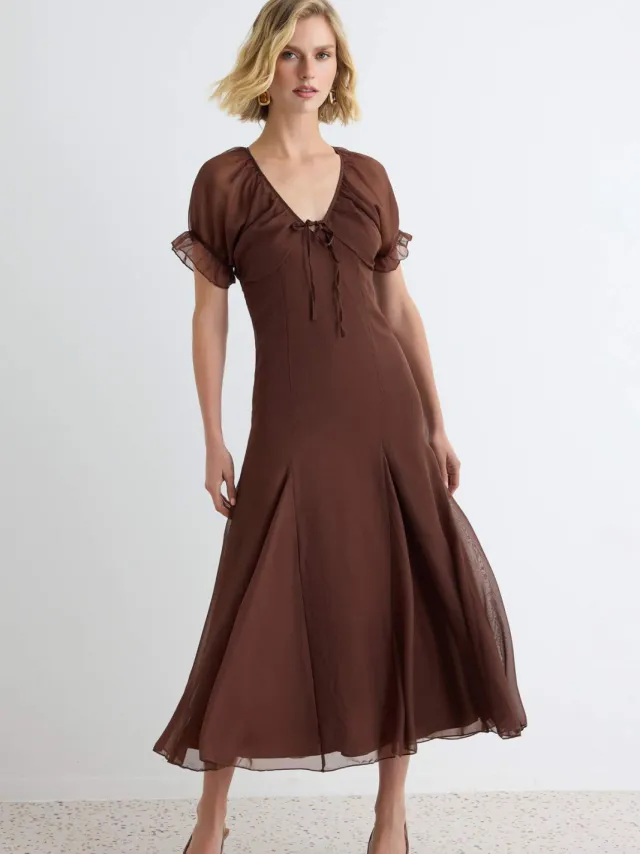 Trendyol TRENDYOLMİLLA Dames Bruin Grafisch Midi Kort Recht Jurken