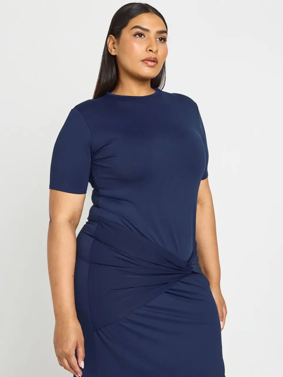 boohoo Dames Plus Super Zachte Maxi Jurk Met Knoopdetail In De Taille En Korte Mouwen marineblauw, foto 3