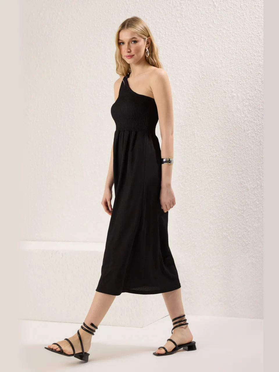 Trendyol TRENDYOLMİLLA Dames Zwart Effen Midi Mouwloos Casual Skater Jurken, foto 2