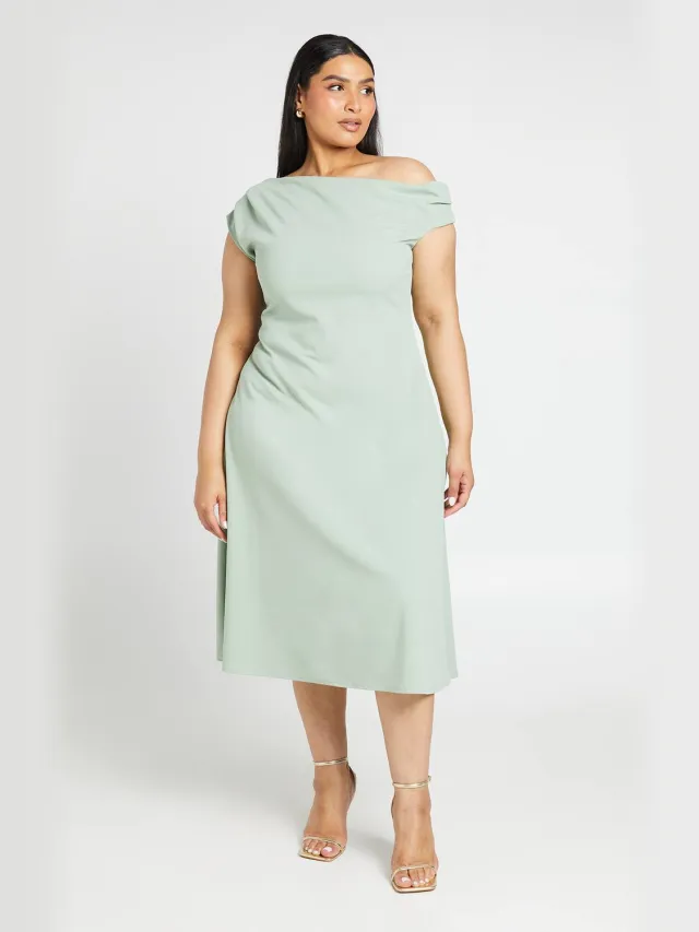 boohoo Dames Plus Crepe Asymmetrische Hals Skater Midi Jurk Verstandig