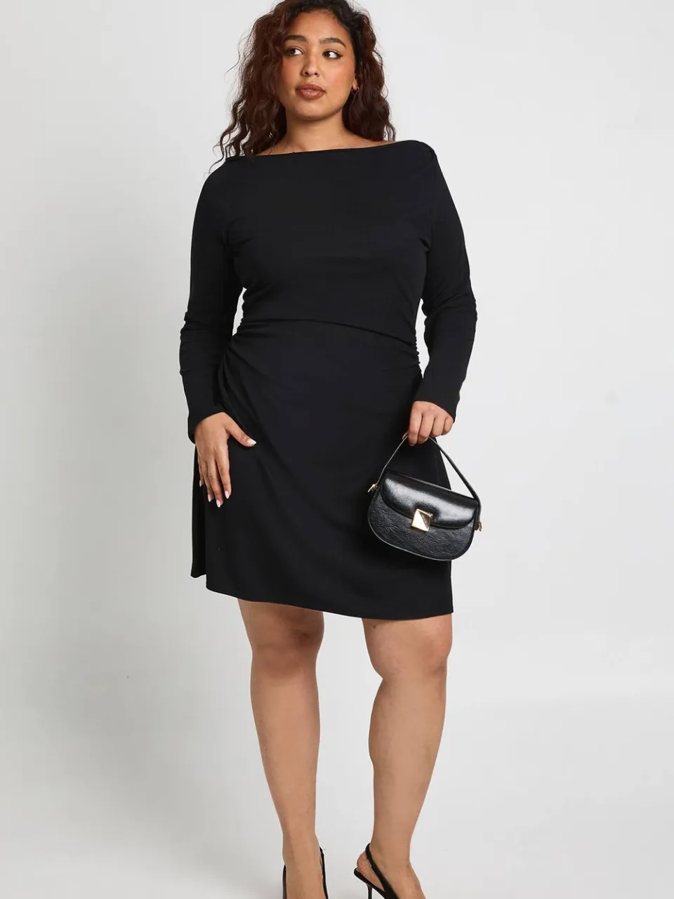 boohoo Dames Plus lange mouwen gerafelde mini-jurk Zwart