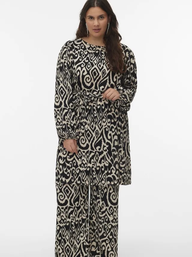 Vero Moda curve eco korte jurk Birch Inka/Birch Black
