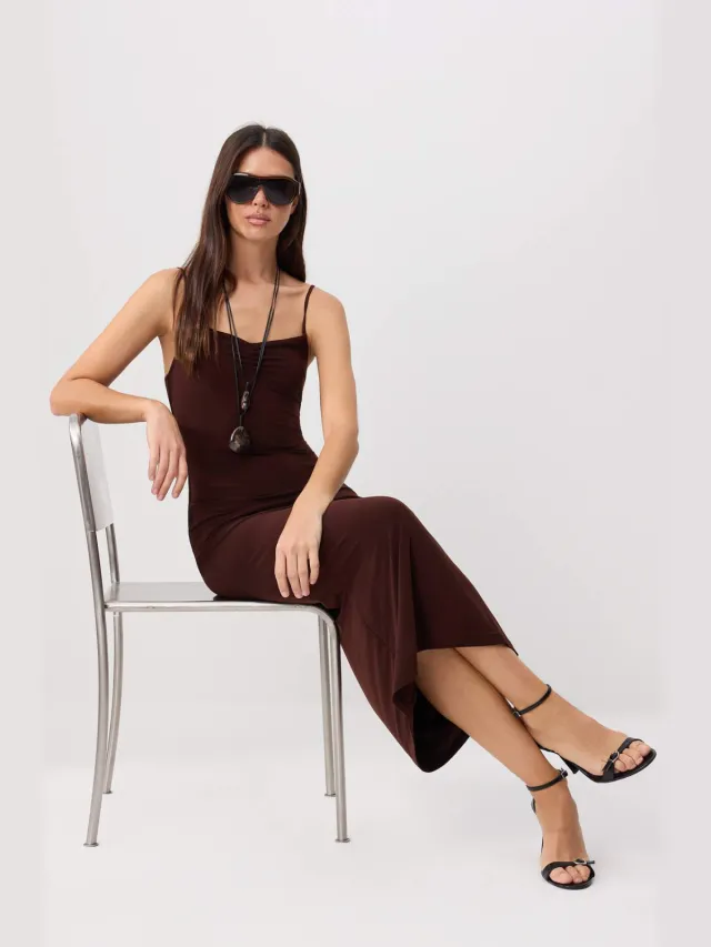 Trendyol TRENDYOLMİLLA Dames Bruin Effen Maxi Mouwloos Bodycon Jurken, foto 2