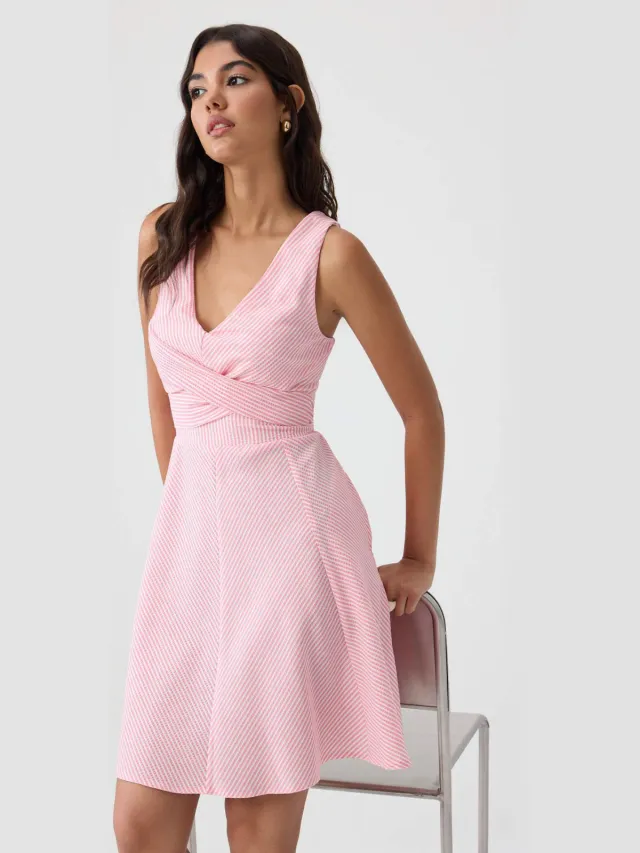 Trendyol TRENDYOLMİLLA Dames Roze Gestreept Kort / Mini Mouwloos Skater Jurken