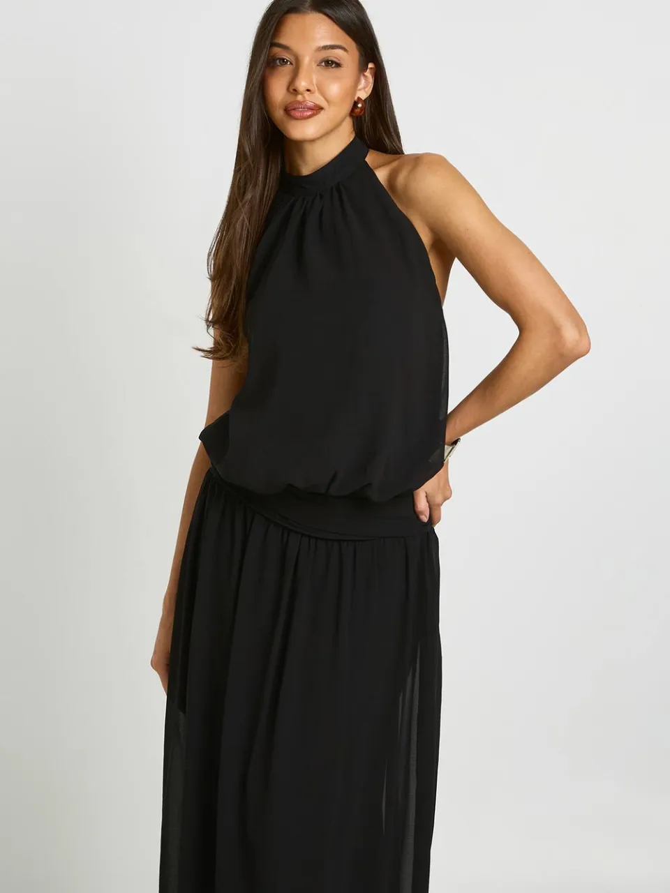 boohoo Dames Chiffon Gerimpelde Lage Taille Halter Maxi Jurk zwart, foto 4
