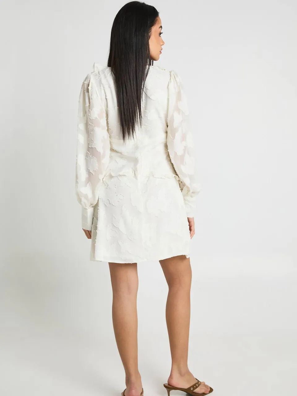 boohoo Dames Burnout Mini-jurk Met Ruches En Volumineuze Mouwen ivoor, foto 2