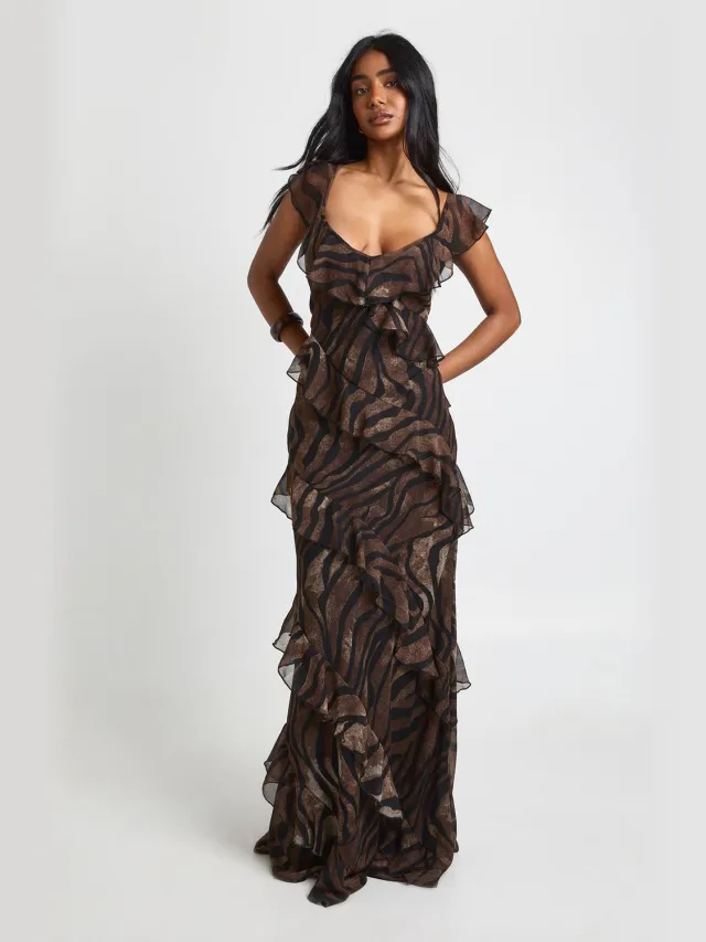 boohoo Dames Chiffon Ruches Tonal Zebra Bandjes Maxi Jurk Chocoladebruin