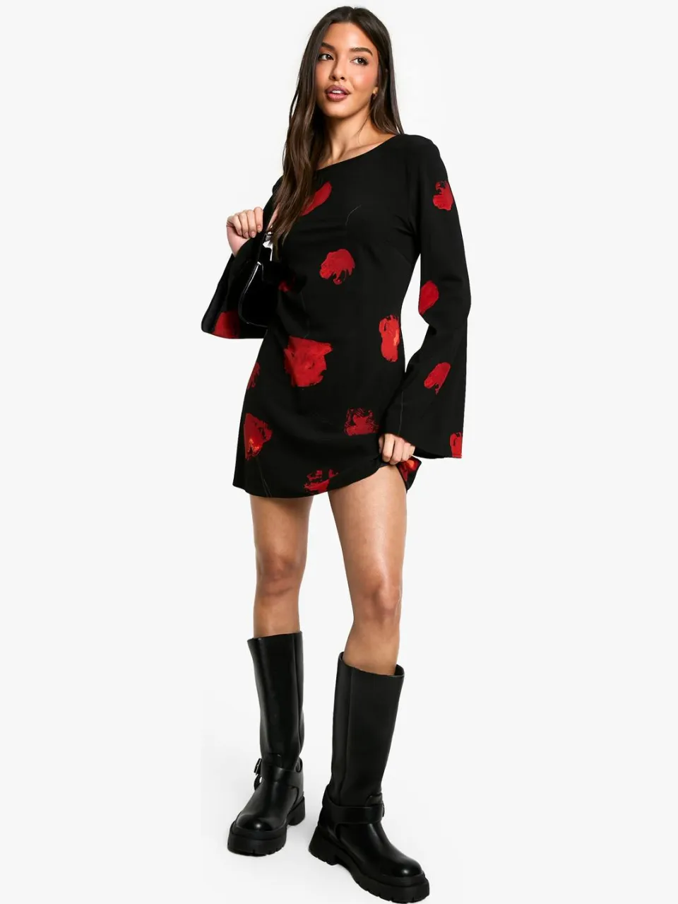 boohoo Dames Donkere Bloemrijke Jurk met Lage Rug en Flare Mouwen zwart, foto 3