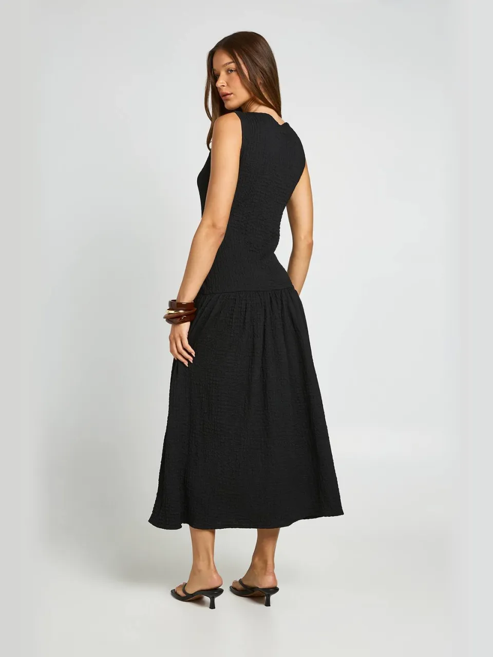 boohoo Dames Getextureerde Peplum Zoom Midaxi Jurk zwart, foto 2