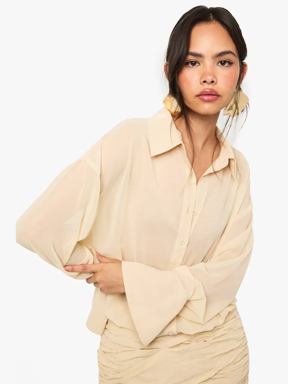 boohoo Dames Chiffon Drop Waist Geplooid Hemdsjurk boter, foto 2