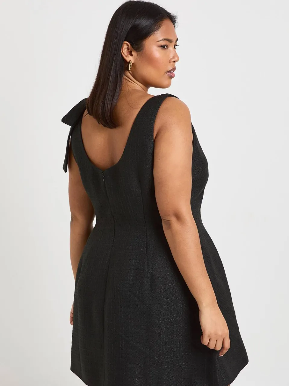 boohoo Dames Plus Boucle Jurk Met Ronde Hals En Getailleerde Mini-lengte zwart, foto 2