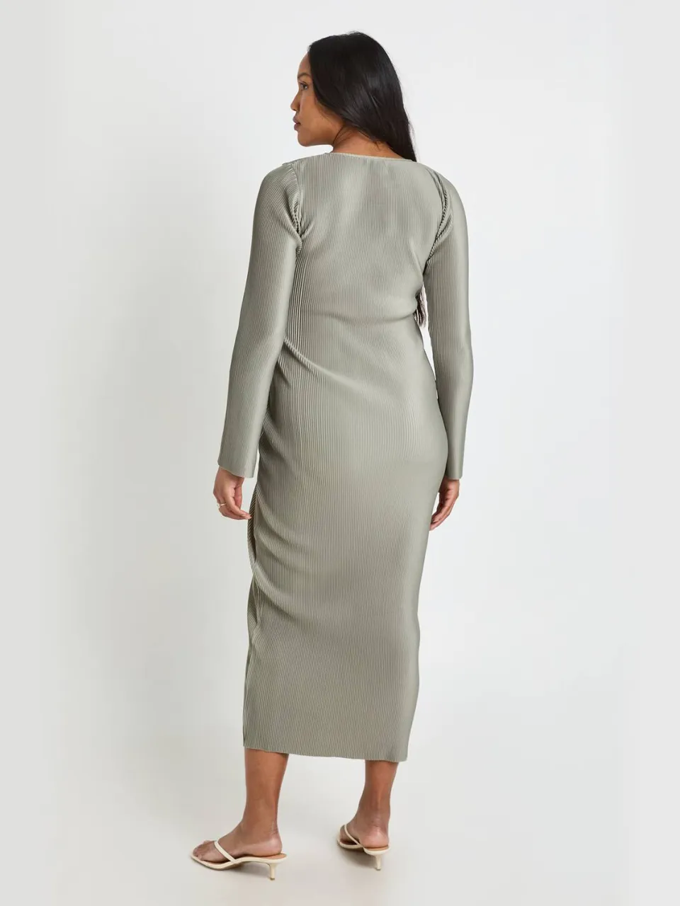 boohoo Dames Zwangerschaps Plisse Vleermuis Midaxi Jurk licht kaki, foto 2