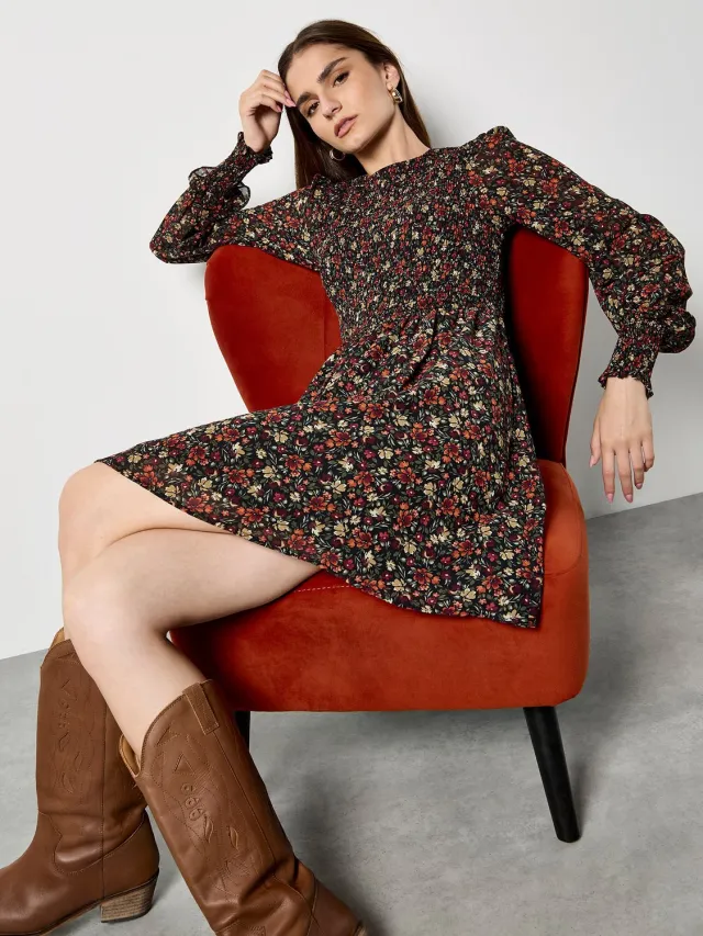Apricot Mini-jurk met smockwerk en kleine bloemenprint Orange