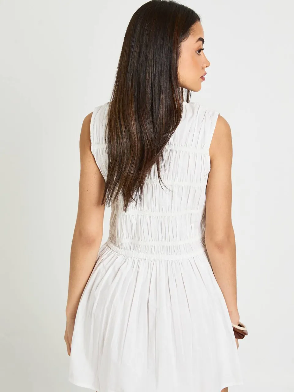 boohoo Dames Katoenen Poplin Mini-jurk Met Shirring wit, foto 2