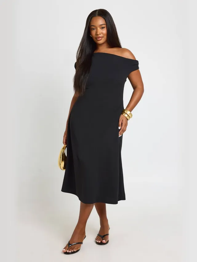 boohoo Dames Plus Crepe Asymmetrische Hals Skater Midi Jurk Zwart