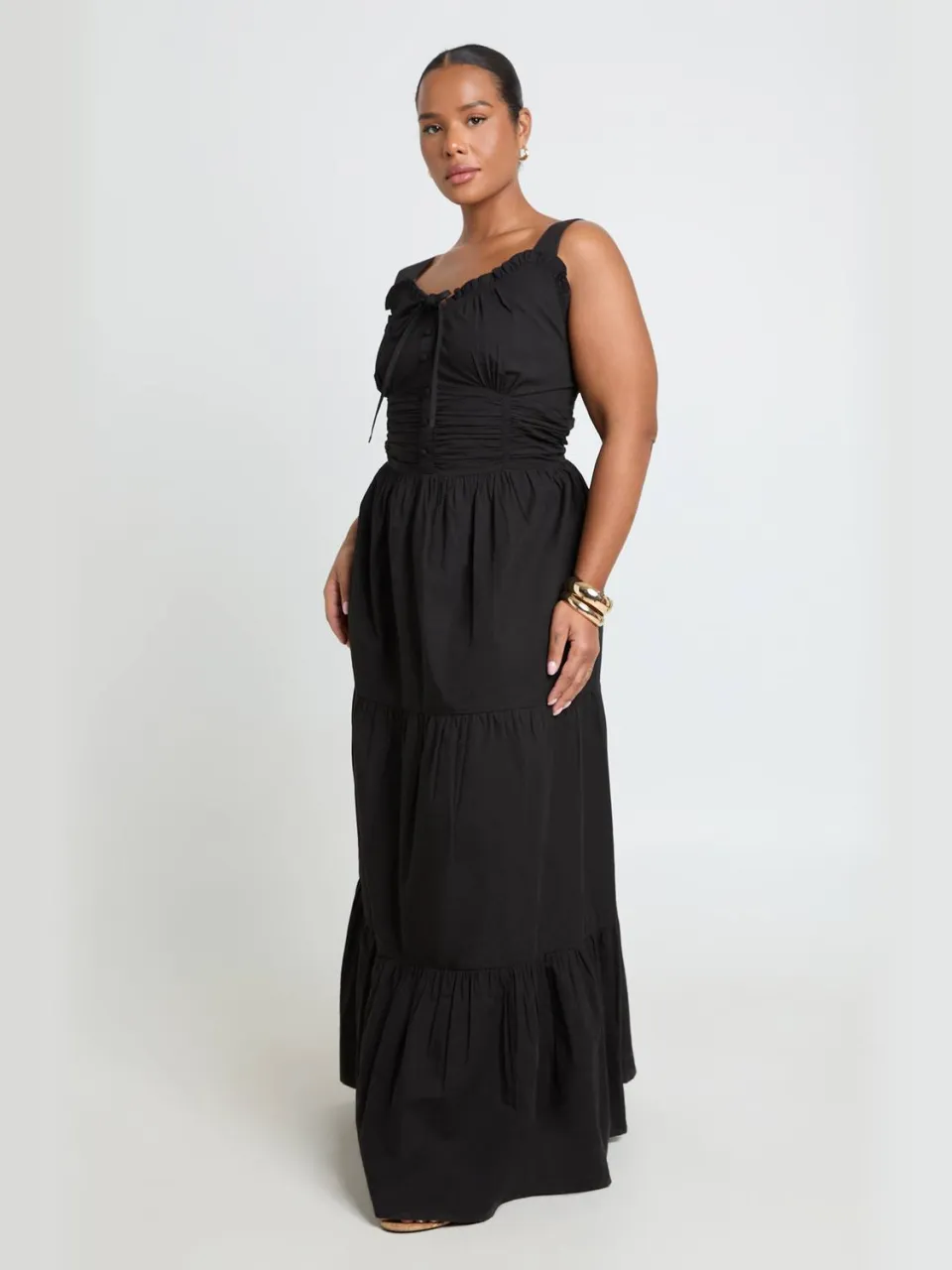 boohoo Dames Plus Geplooid Poplin Maxi Jurk zwart, foto 3