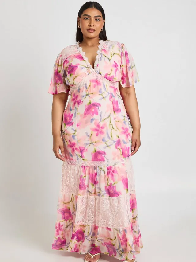 boohoo Dames Plus Bloemen Chiffon Maxi Jurk Met Kanten Rand Roze