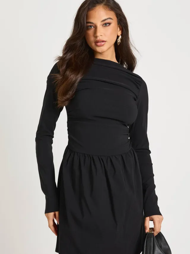 boohoo Dames Gerimpelde Mini Jurk met Verlaagde Taille en Lange Mouwen Zwart